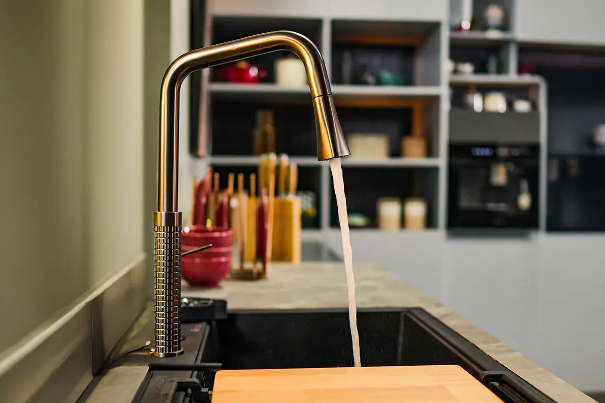 kitchen sinks and faucets